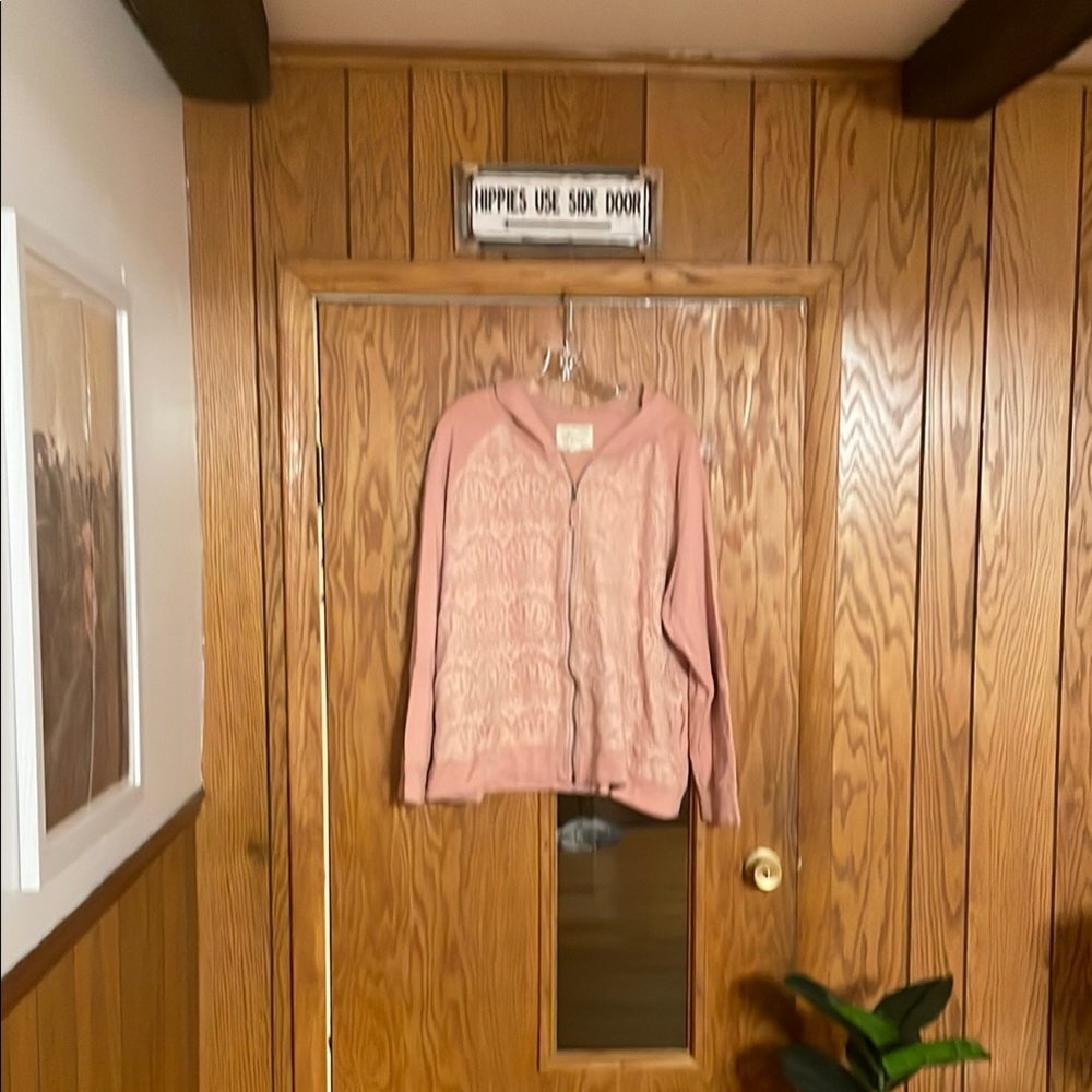 Evy’s Tree hooded pale pink lace sweatshirt- 2x